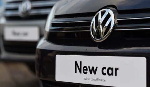 Emplacamentos de veículos acumulam alta de 3,3% este ano, revela Fenabrave