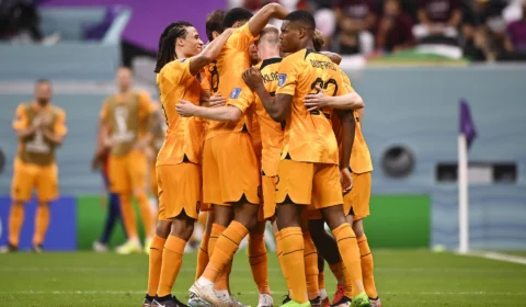 Holanda x Catar: holandeses vencem por 2 a 0 e avançam às oitavas de final da Copa
