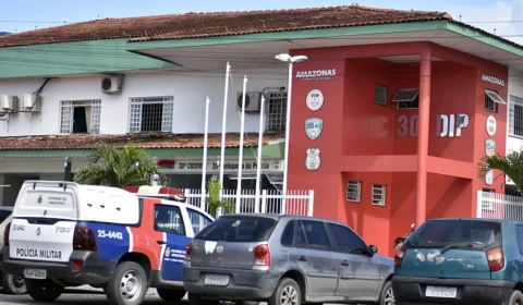 Por ciúmes, mulher acorrenta e esfaqueia marido na Zona Leste de Manaus