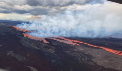 Maior vulcão ativo do mundo está em erupção após 40 anos no Havaí