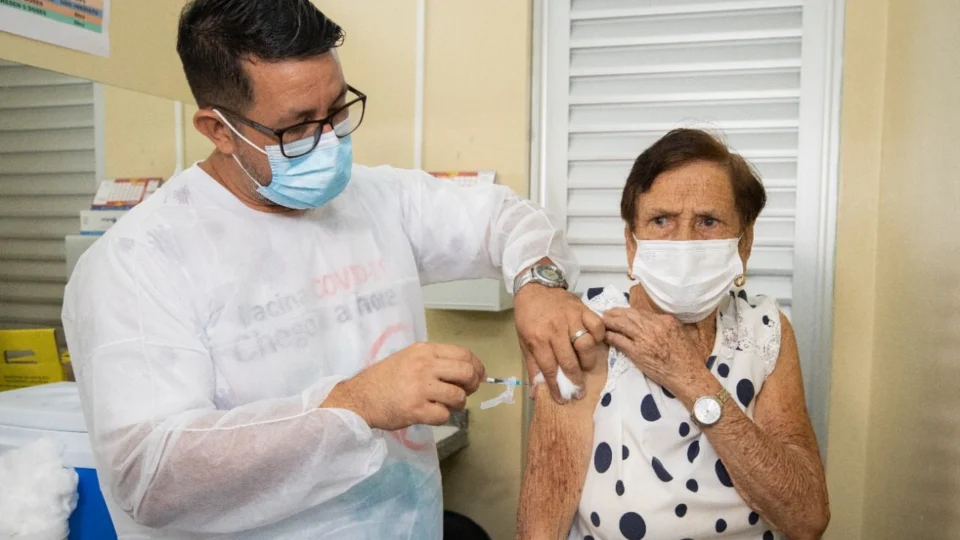 Manaus terá 10 pontos de vacinação contra Covid-19 neste sábado, 26