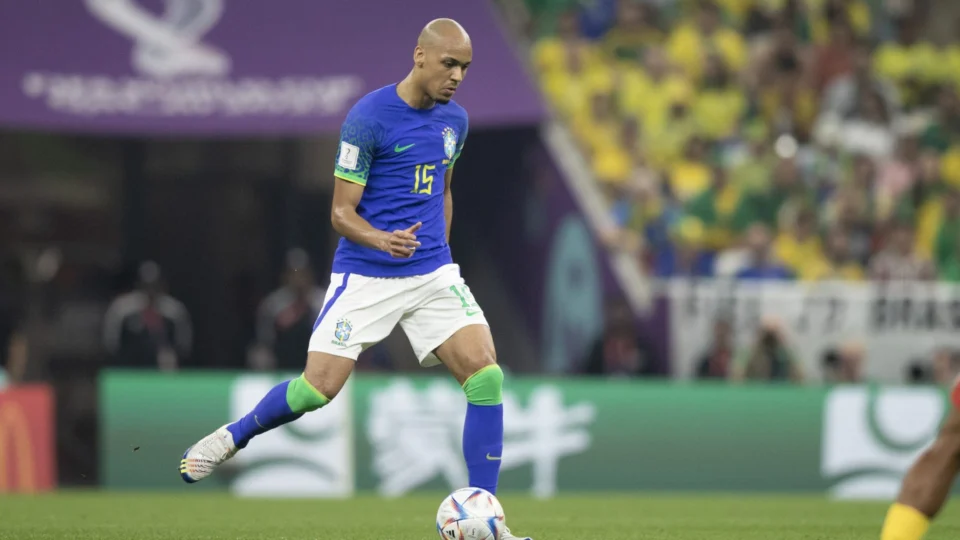 Brasil enfrenta Croácia com uma combinação de uniforme inédita na Copa do Catar