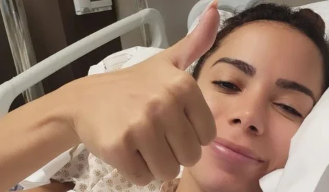 Anitta volta a ser internada em São Paulo e cancela show na ‘Farofa da Gkay’