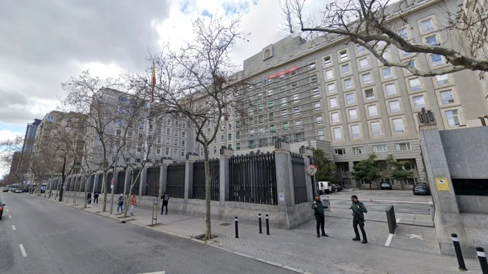 Carta-bomba enviada ao Premiê da Espanha é interceptada, diz autoridades