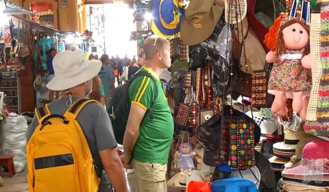 VÍDEO: dificuldade para navios atracarem no porto afeta comércio de Manaus