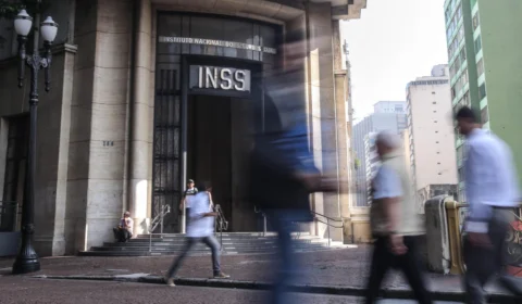 INSS libera consulta do 13º salário de aposentados e pensionistas; veja calendário