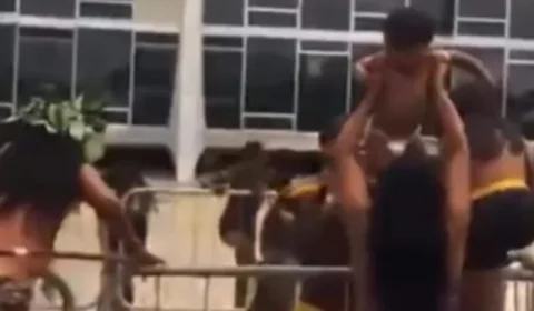 Manifestação indígena fecha Esplanada dos Ministérios nesta quarta-feira, 8