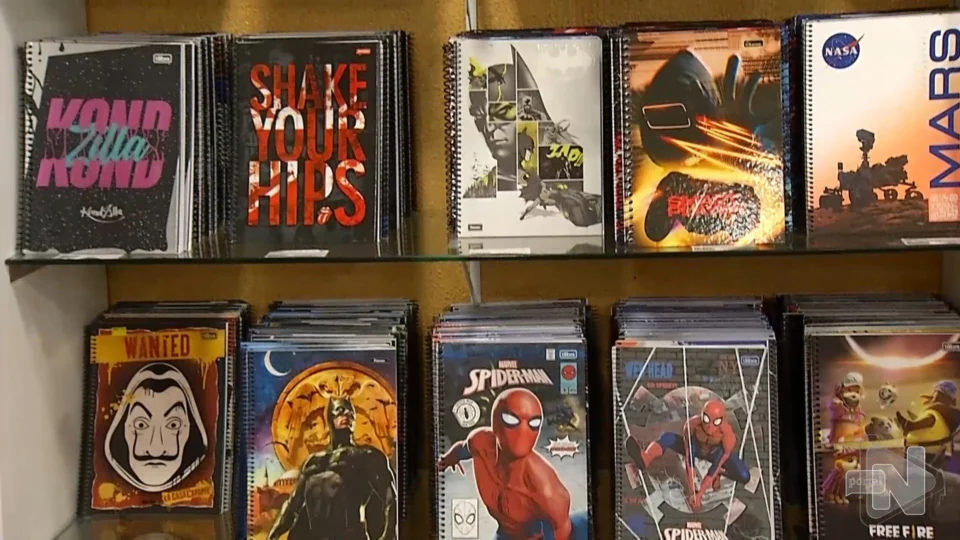 VÍDEO: lojas de material escolar começam a se preparar para 2023 em Manaus