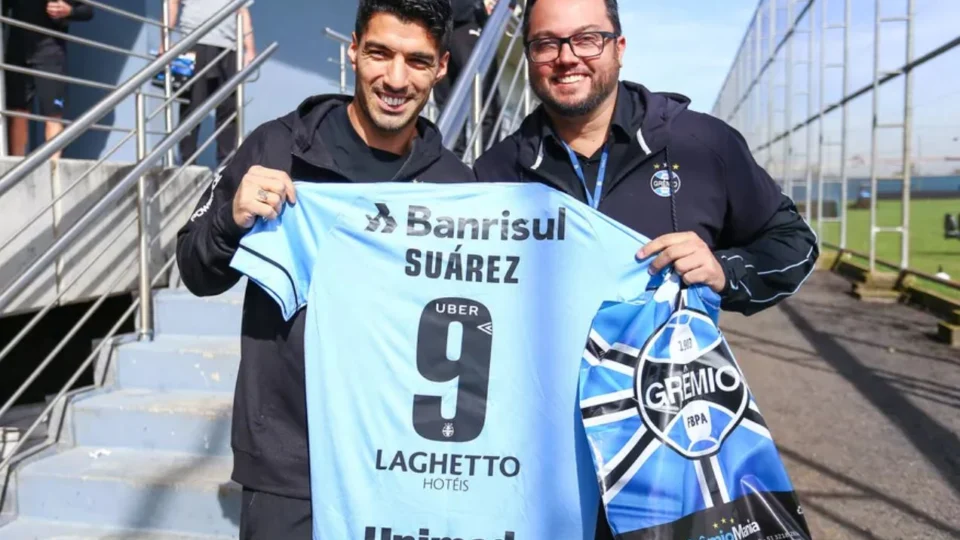 Grêmio efetiva proposta contratual de Luis Suárez