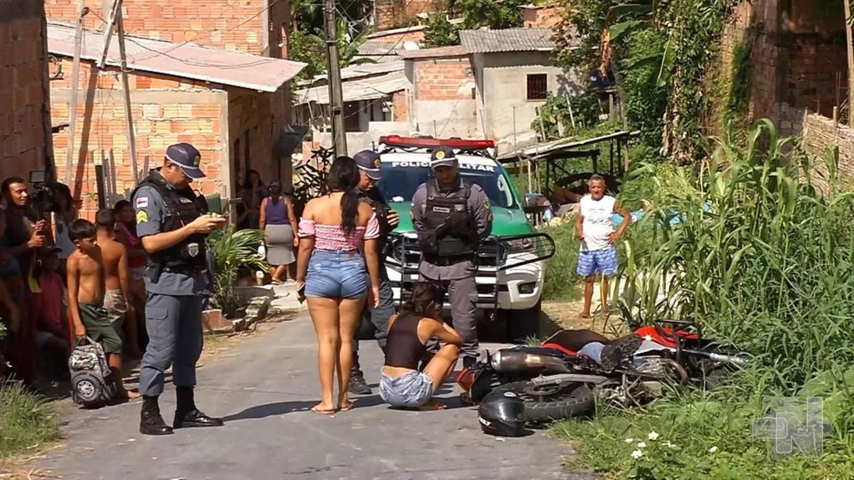 VÍDEO: mototaxista atende a corrida e é executado com oito tiros em Manaus
