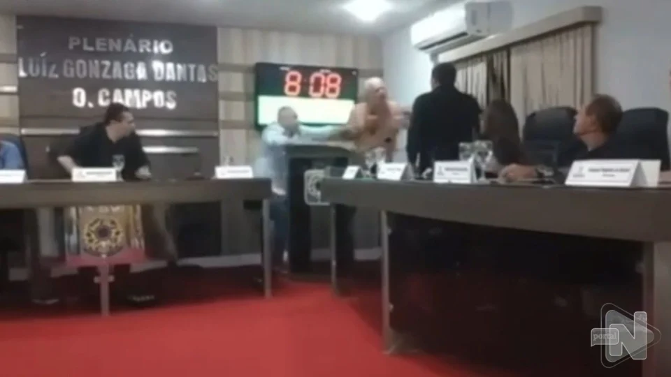 Vídeo: vereadores se agridem durante sessão realizada na Câmara, em PE