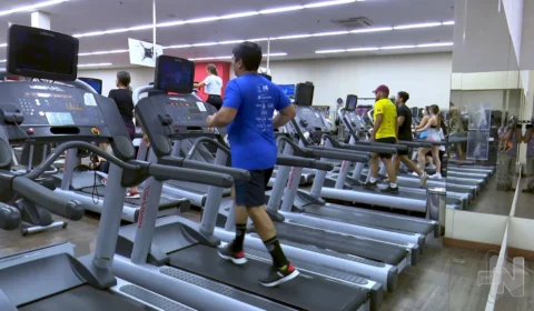 VÍDEO: alunos lotam academias para entrar em forma no fim do ano em Manaus