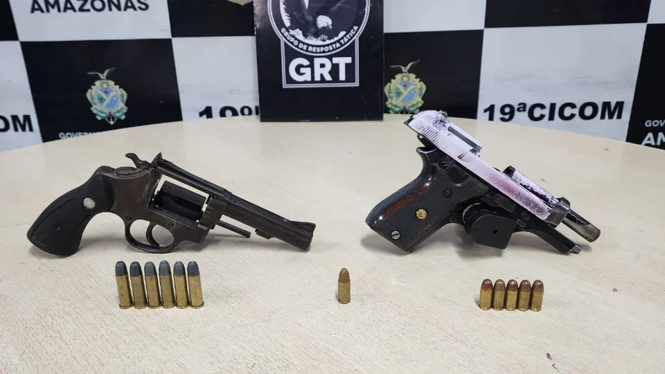 Dupla é presa com armas no bairro Tarumã, Zona Oeste de Manaus