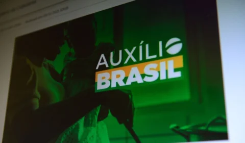 Confira datas de pagamento do Auxílio Brasil em 2023