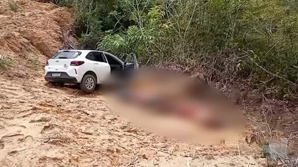 VÍDEO: quatro corpos são encontrados amarrados dentro de carro no AM