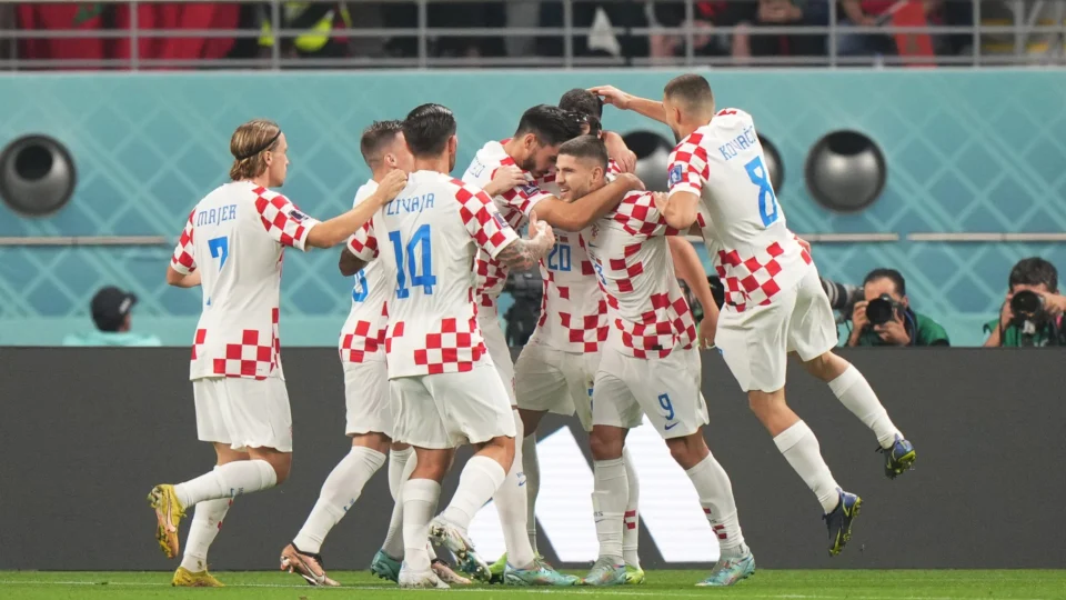 Croácia vence Marrocos por 2 a 1 e fica com 3º lugar da Copa do Mundo