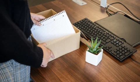 Nos EUA, pedidos de auxílio-desemprego sobem 2 mil em uma semana