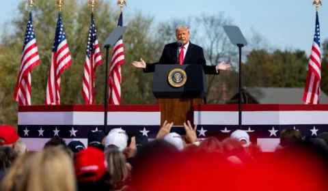 Trump é acusado de tentar mudar resultado de eleições em ataque ao Capitólio