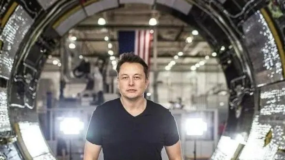 Elon Musk realiza onda de suspensões no Twitter e afeta jornalistas no mundo