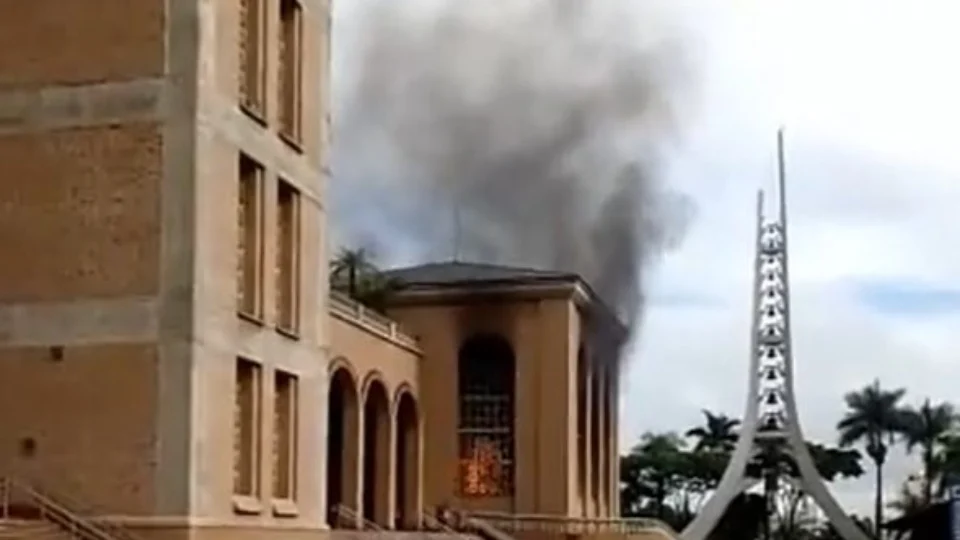 Princípio de incêndio é registrado no Santuário Nacional de Aparecida, em SP