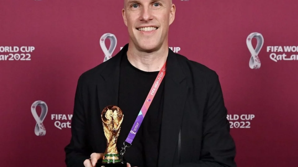 Jornalista passa mal dentro de estádio e morre durante jogo Holanda x Argentina