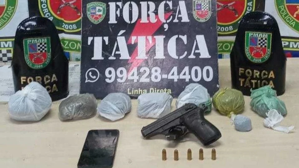 Jovem é preso com pistola e drogas na Zona Norte de Manaus