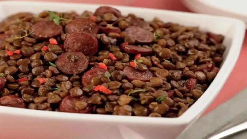 Receita Fácil – Lentilha de Ano Novo: opção pronta para a virada em 30 min