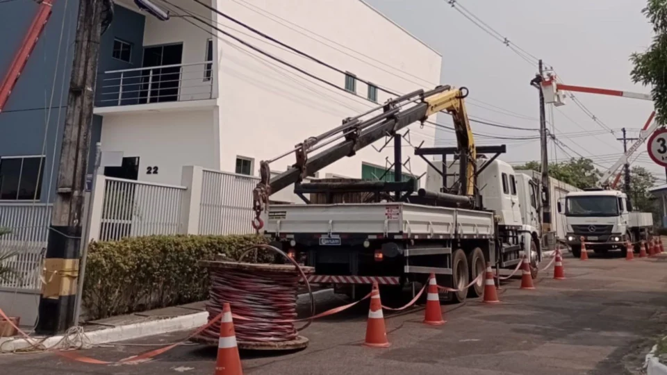 Manutenção deixa 11 bairros sem energia elétrica nesta quarta-feira em Manaus