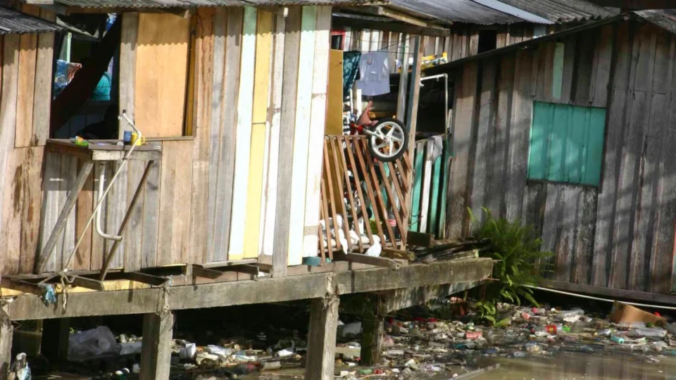 Pobreza extrema agrava no Amazonas e atinge 587 mil pessoas