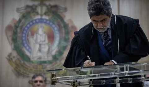 No AM, juiz Henrique Veiga Lima é empossado novo desembargador do TJAM