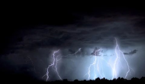 Adolescente de 12 anos morre após ser atingida por raio no interior do Amazonas