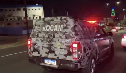 Suspeitos de assaltos batem carro e acabam presos após perseguição policial em Manaus