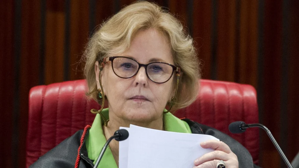Aborto: Rosa weber vota a favor, Barroso pede destaque e julgamento é suspenso