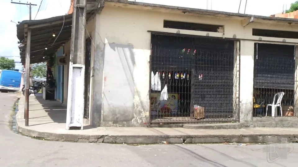 VÍDEO: suspeitos atiram em quatro homens e um morre na Zona Oeste de Manaus