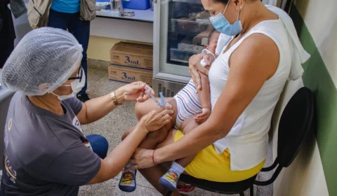 Poliomielite: AM inicia campanha de multivacinação no dia 13 de maio
