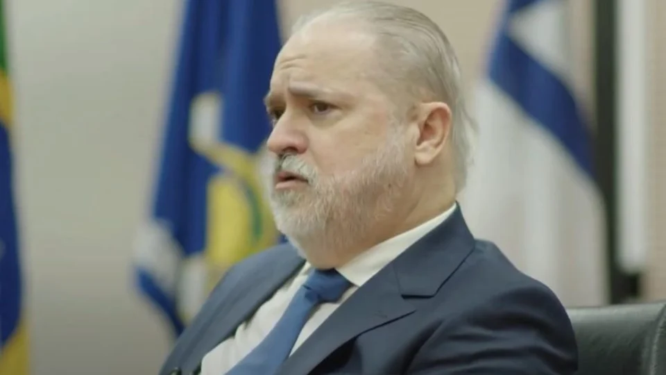 Aras afirma que tratamento do governo Lula será o mesmo de Bolsonaro