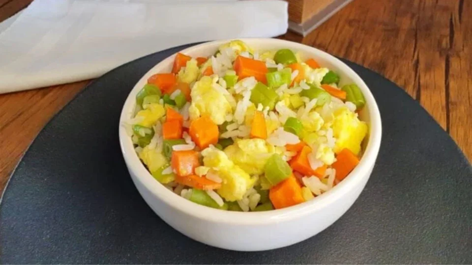 Do Brasil ao Catar – yakimeshi: aprenda a fazer em apenas 25 minutos