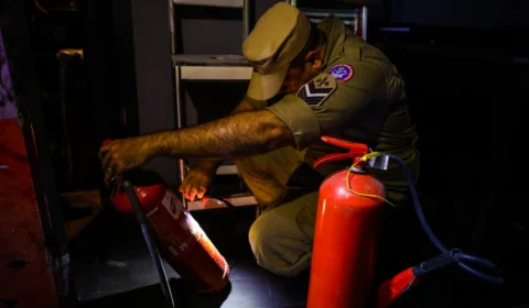 Bombeiros encontram irregularidade em 17 estabelecimentos de Manaus