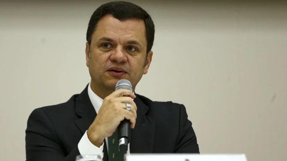 AGU pede ao STF prisão em flagrante de Anderson Torres, ex-secretário do DF