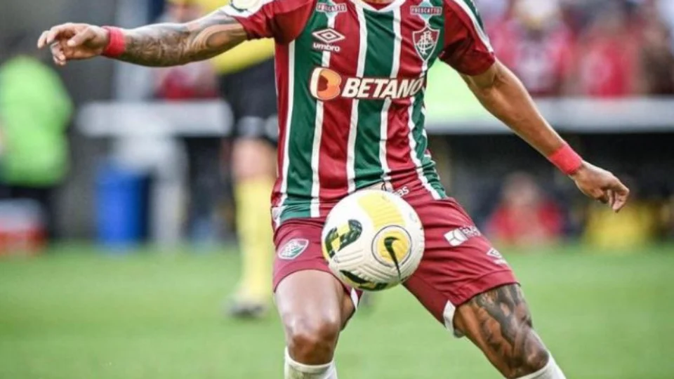 Fluminense confirma saída do atacante Caio Paulista