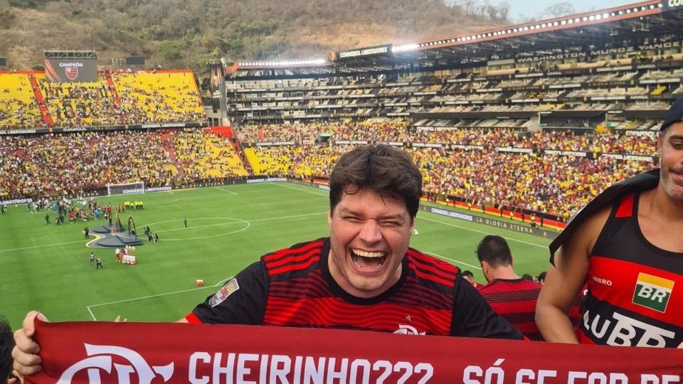 Pedido de Zico: torcida do Flamengo explica como mudou canto que ofendia Pelé e Maradona
