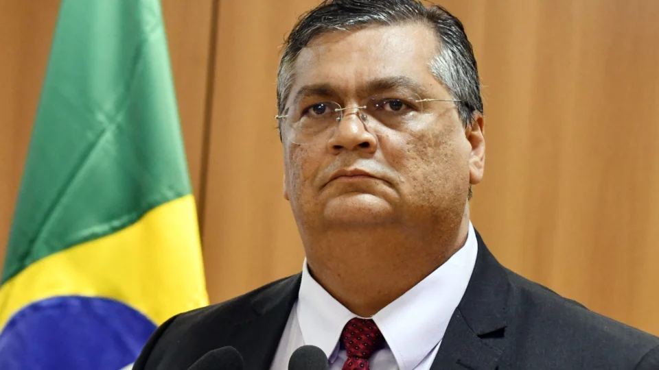 Dino prepara projeto de lei para punir conteúdo terrorista nas redes sociais