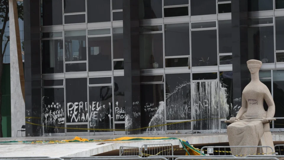 Vandalismo: STF retoma julgamentos no 1º de fevereiro após reforma