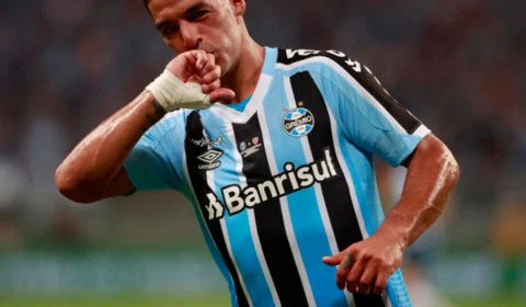 Luis Suárez faz hat-trick, Grêmio vence São Luiz por 4 a 1 e fatura Recopa Gaúcha