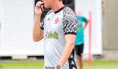 Técnico do Vasco comanda treinos e ressalta: ‘Gosto de ter uma equipe agressiva’