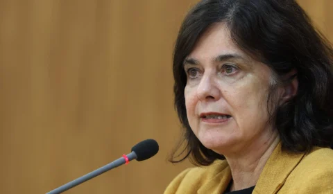 Dengue: Ministra da Saúde aguarda tradução da bula para iniciar vacinação