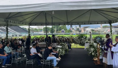 Vasco encerra homenagens a Roberto Dinamite que será enterrado em Duque de Caxias