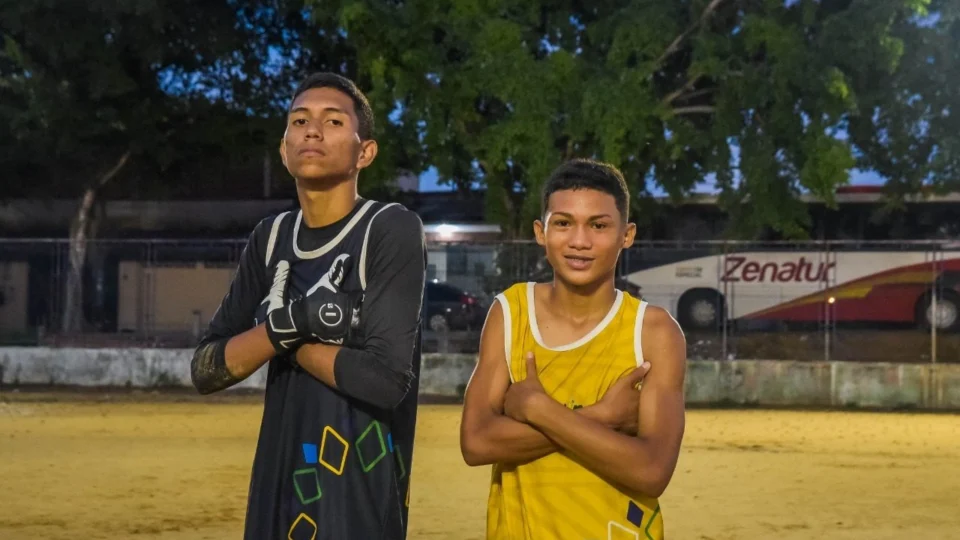 Garotos de projeto social são aproveitados em clube de futebol do Amazonas