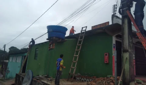 Chuva causa deslizamentos de barranco em dois bairros em Manaus