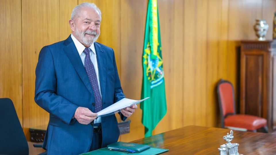 Cargos no governo e embaixadas: Lula derruba 18 indicações de Bolsonaro